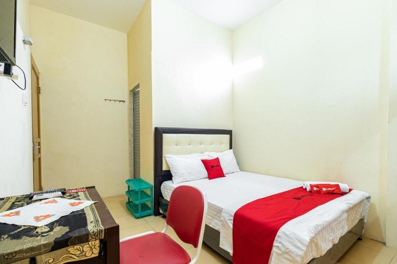 Reddoorz Syariah @ Jalan Setiabudi Medan 3 Exterior photo
